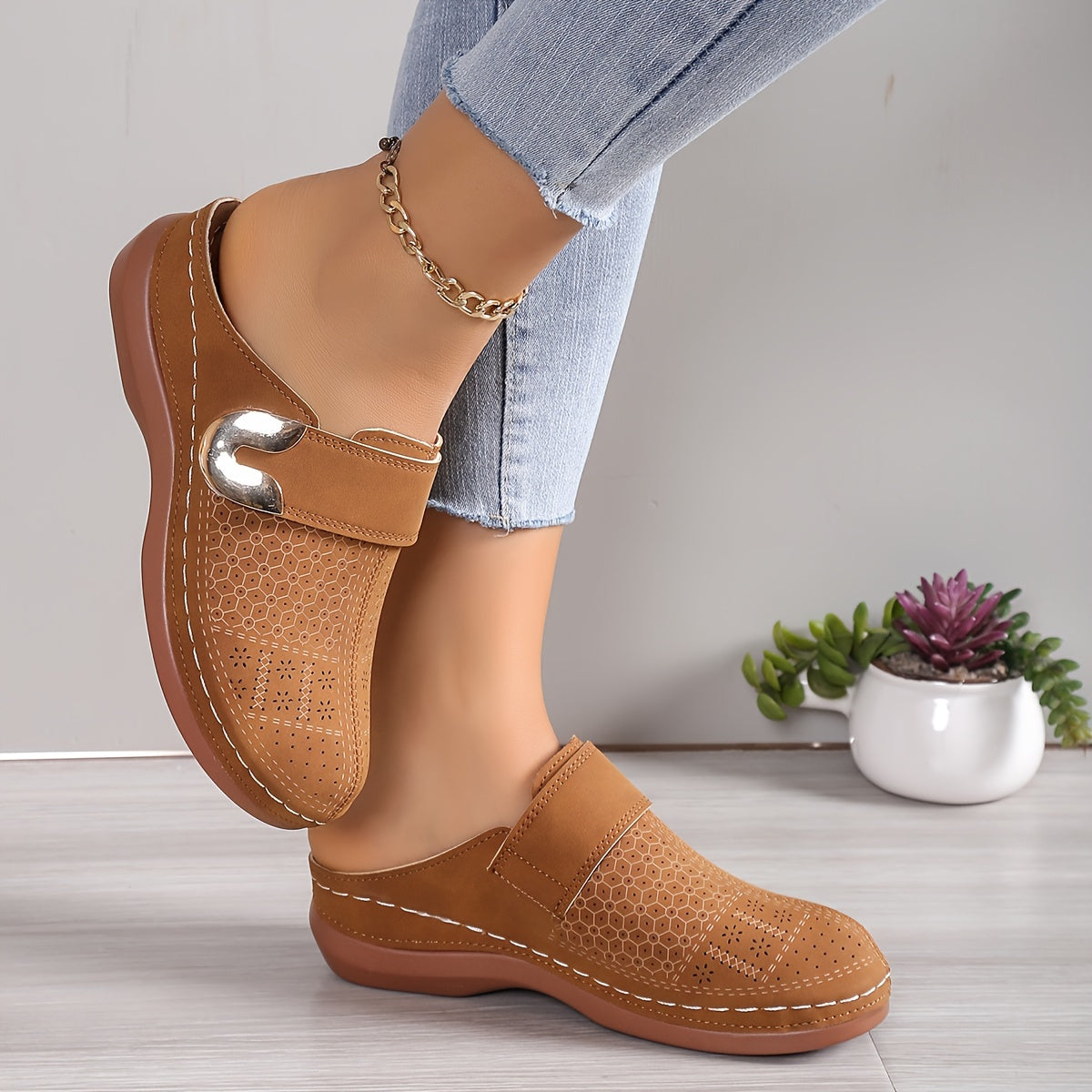 Women's Slip-On Wedge Mule Clogs | Closed Toe
