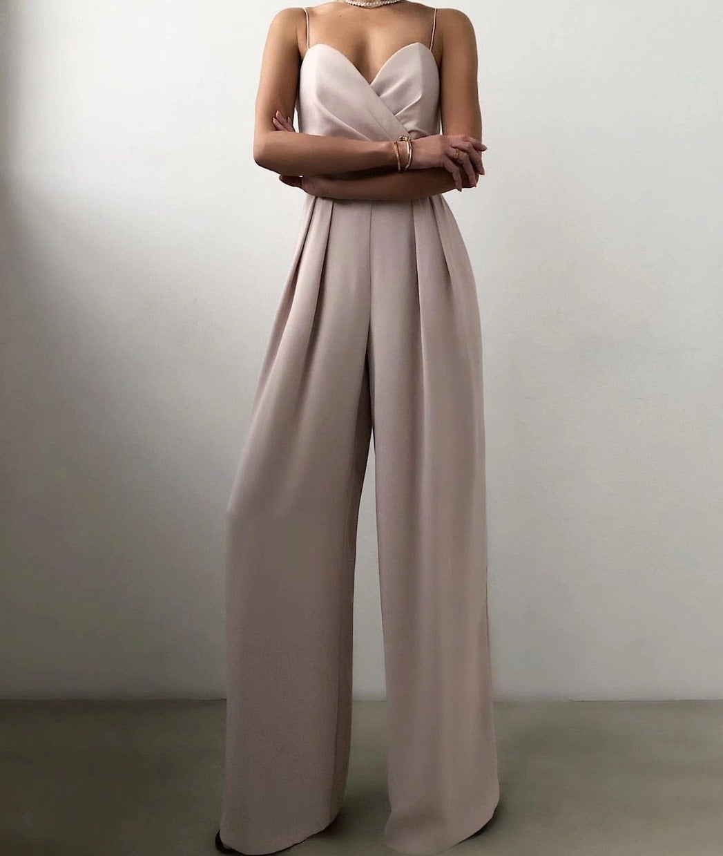 Women's Wide Leg Pleated Jumpsuit with Spaghetti Straps