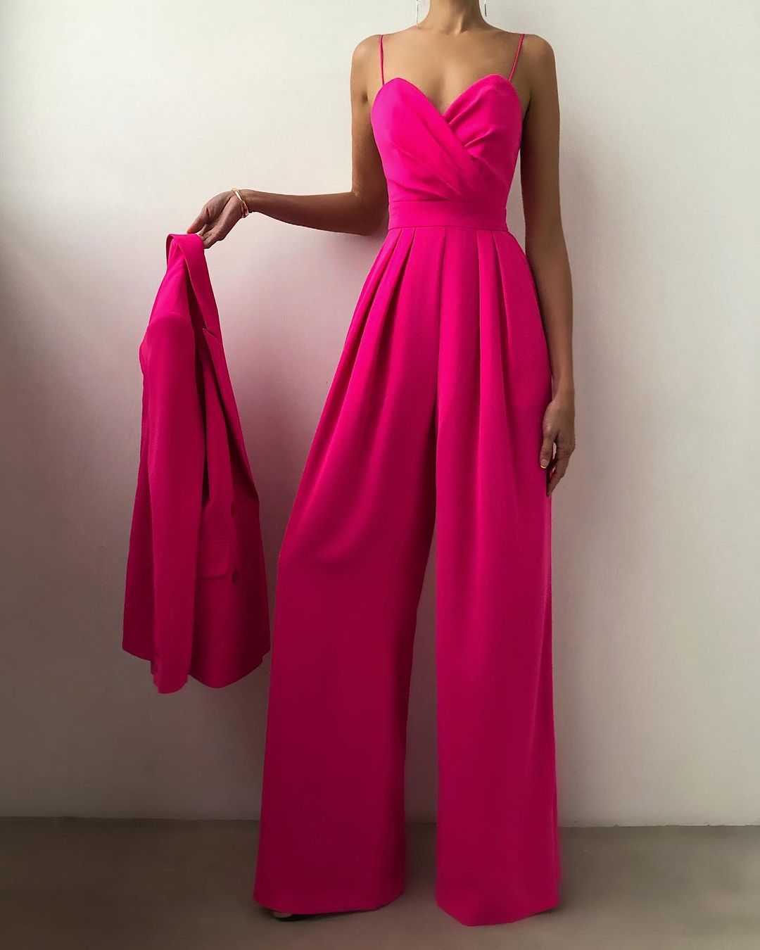Women's Wide Leg Pleated Jumpsuit with Spaghetti Straps