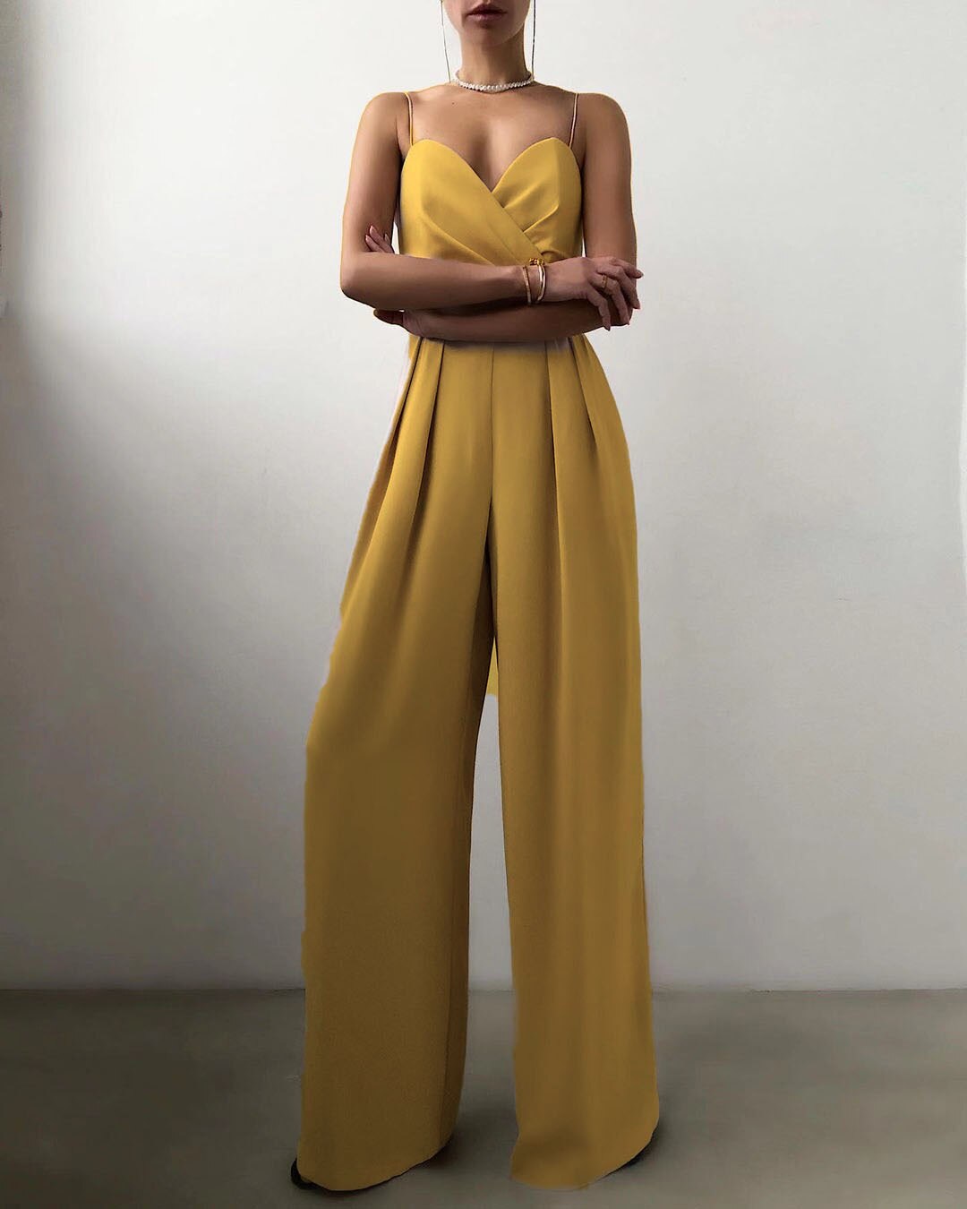 Women's Wide Leg Pleated Jumpsuit with Spaghetti Straps