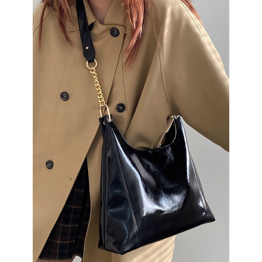 Black Leather Shoulder Bag with Gold Chain Strap for Women - Gioia