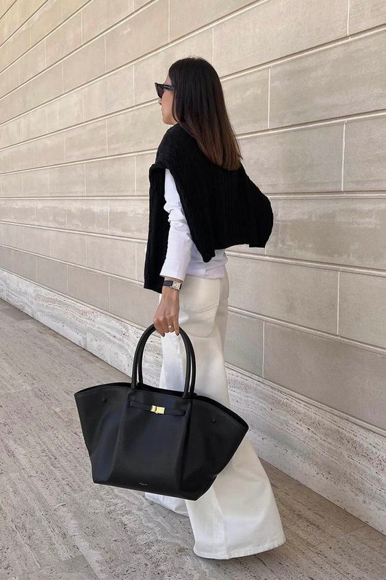 Stylish Women's Handbag | Ample Storage Capacity