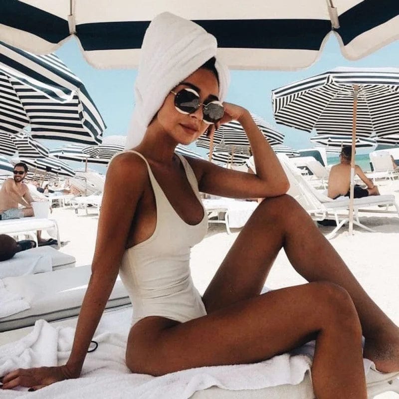 Women's Minimalist Backless One Piece Swimsuit | Scoop Neck